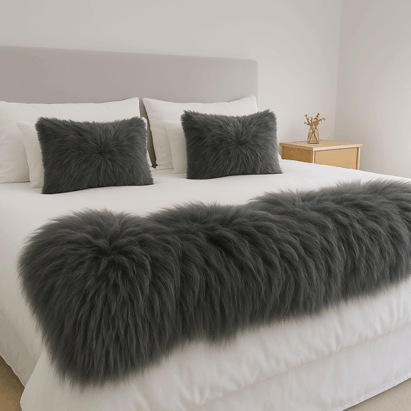 Pie de Cama 2.75 x 0.5 M Pelo largo + 2 Almohadones DE REGALO